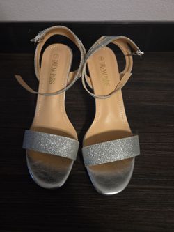 Dream Pairs silver glitter stiletto,  size 9