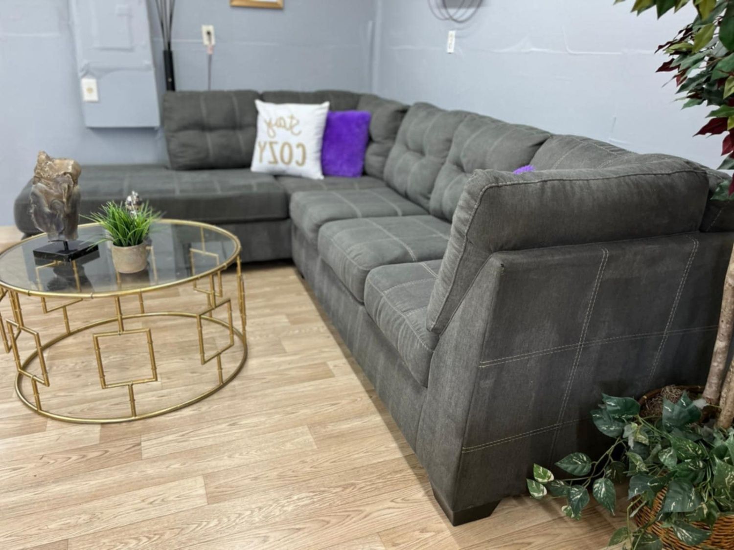 🛋️💥 Ashley Gray Sectional 💥 Free Delivery And Financing Available!