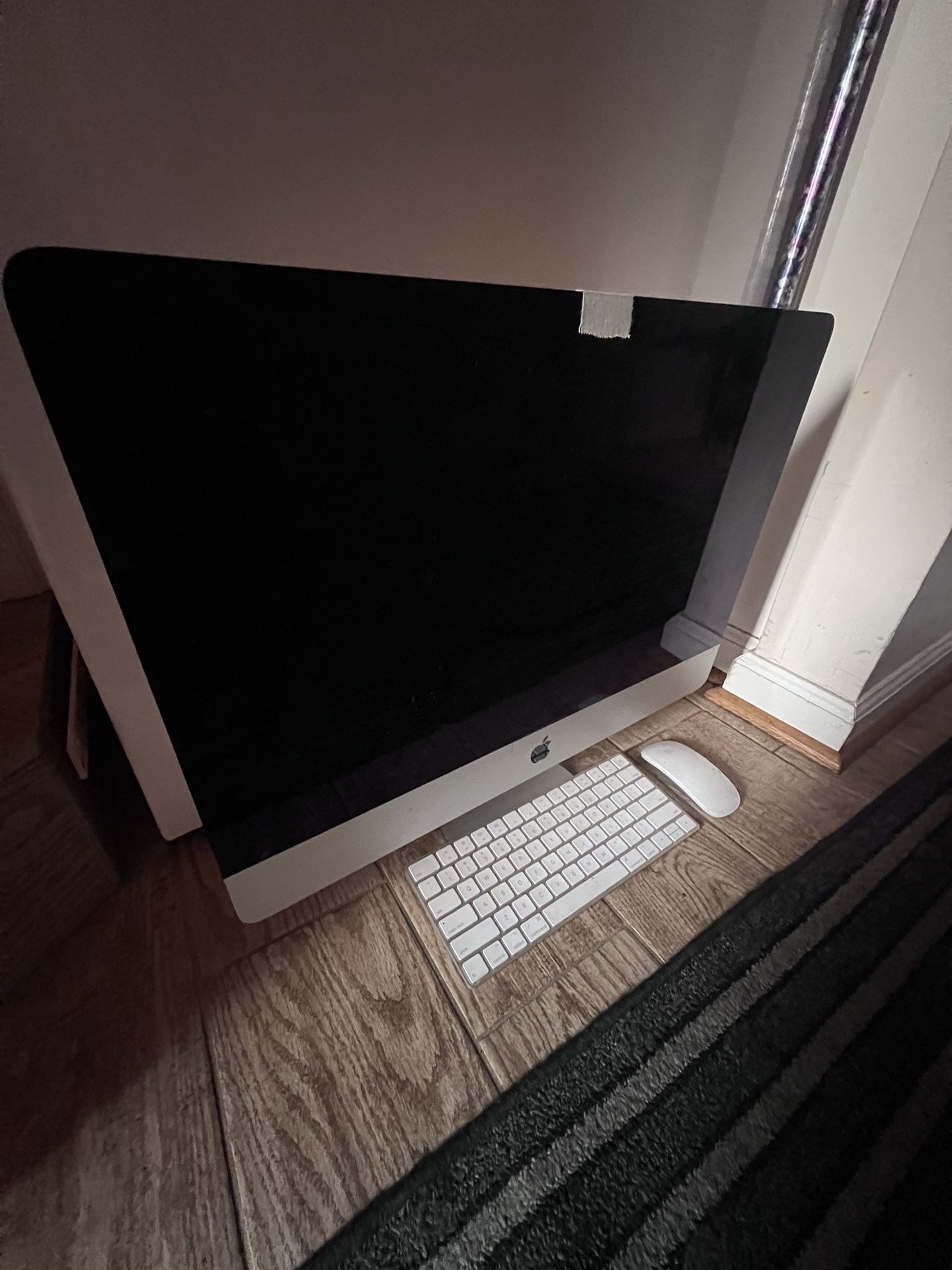 IMAC COMPUTER - Model A1418(STUCK IN REBOOT)