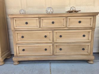 Gorgeous  Dresser