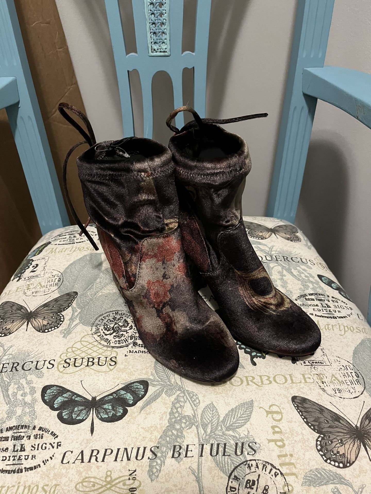 NEW ANKLE BOOTS. SUEDE. SIZE 6. PICTURES DON’T DO THEM JUSTICE.