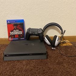 PlayStation 4 and COD MW3