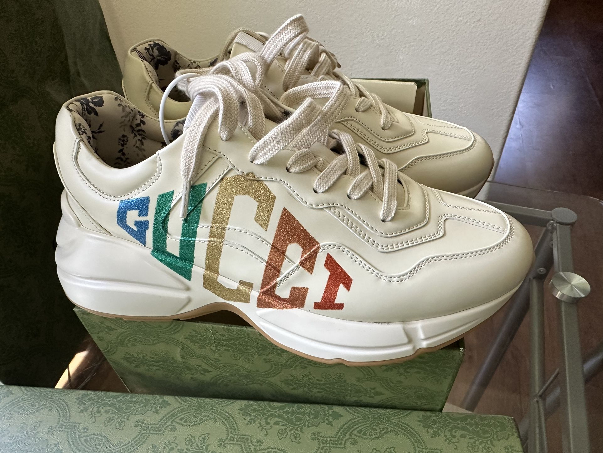 Gucci Shoes Size 7.5