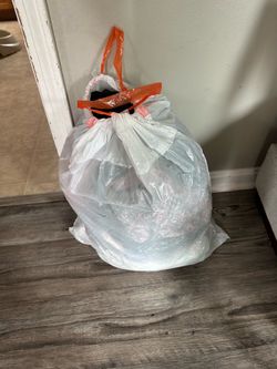 Women’s size small lot