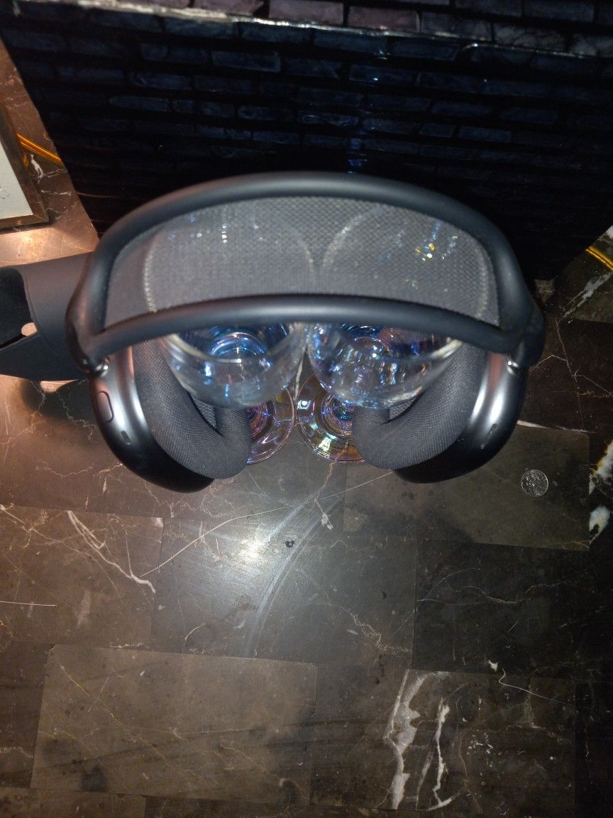 Apple AIRPODS WIRELESS HEADPHONES