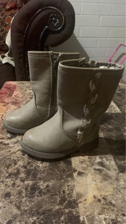 Girl boots
