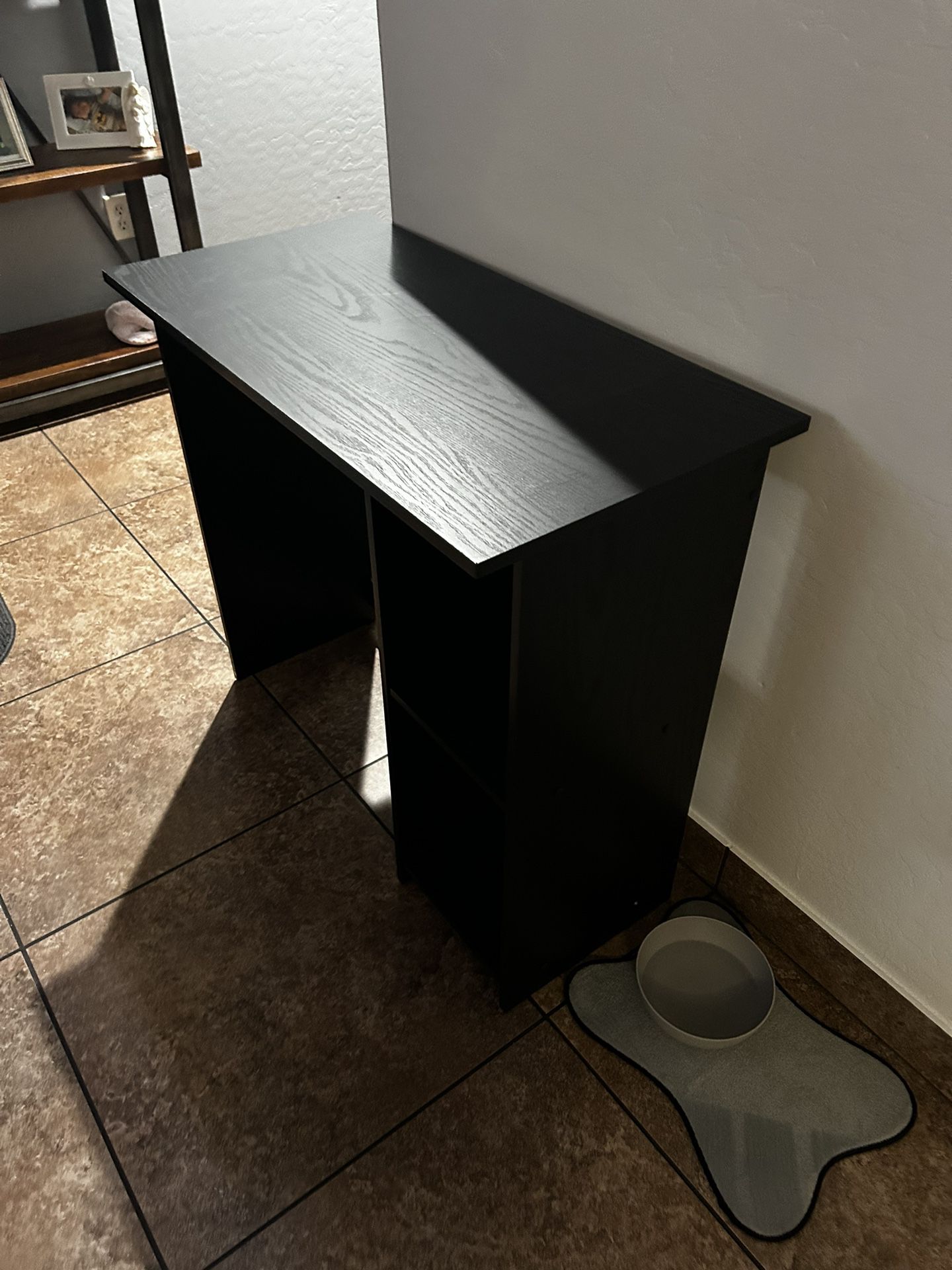 Small Black Desk No Stains Or Damage Asking 15dollars 