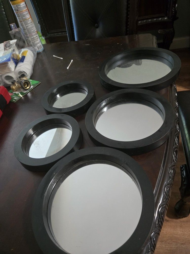 Round Mirror Wall 5 Piece Set