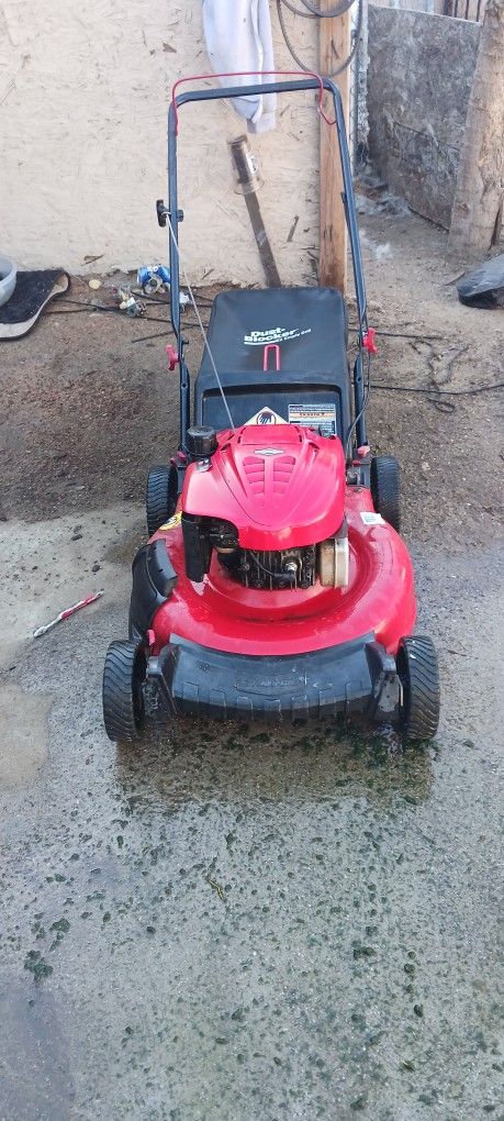 Craftman Push Law Mower In Good Working Condition