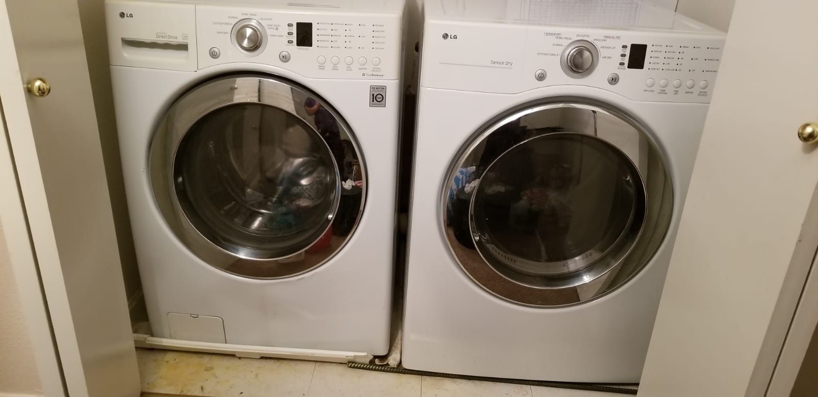 LG gas washer/Dryer king size top of the line