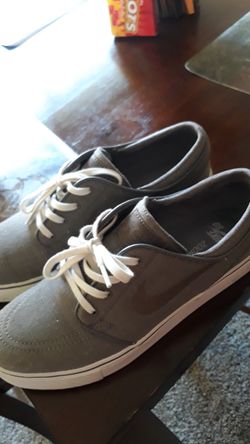 Nike tennis shoes