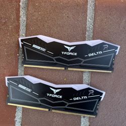 TEAMGROUP 32GB DDR5 (2x16GB) T-Force Delta RGB 