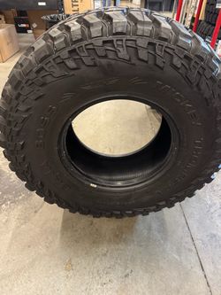 37/12.50R17 Mickey Thompson Baja Boss MT. (One tire only)