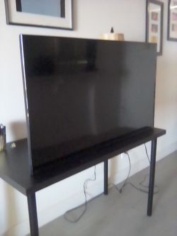 Insignia HD Smart TV 50 inch screen - perfect condition and working order
