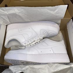 White Air Force 1 Size 9