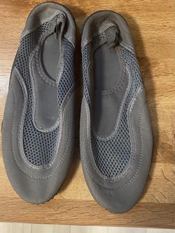 Water Shoes Size 6/7