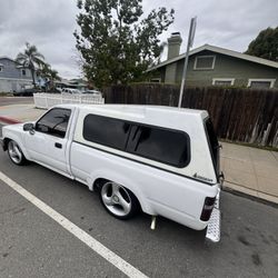 camper Shell. Toyota pick up short bed, single cab.