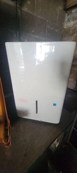 Midea dehumidifier