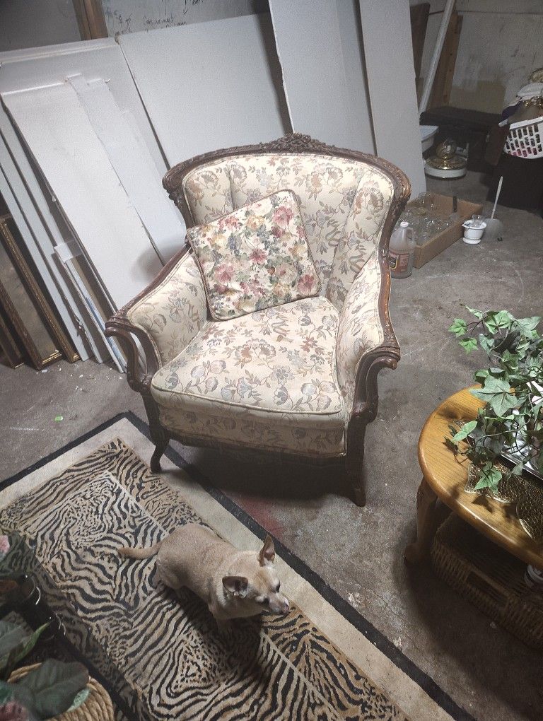 Sofa And Chair Pick Up Behind Tractor Supply On Bypass 28 3209 McCurley Street Anderson SC
