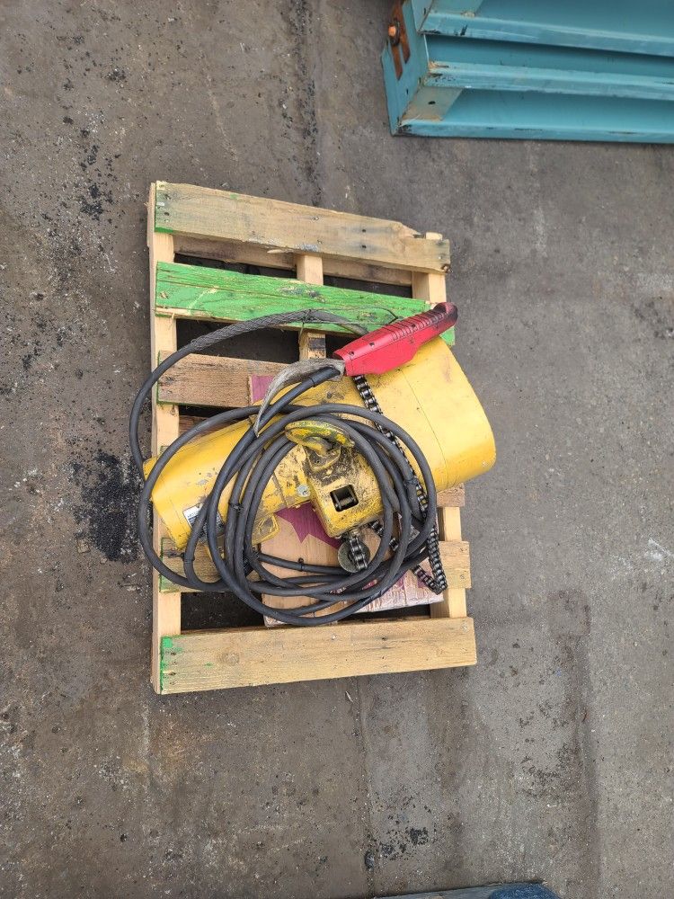 Used Hoists 2 Ton, 1 Ton, 1/4 Ton