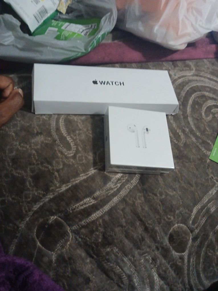 Appl Watch And Apple Head Phones For Sale