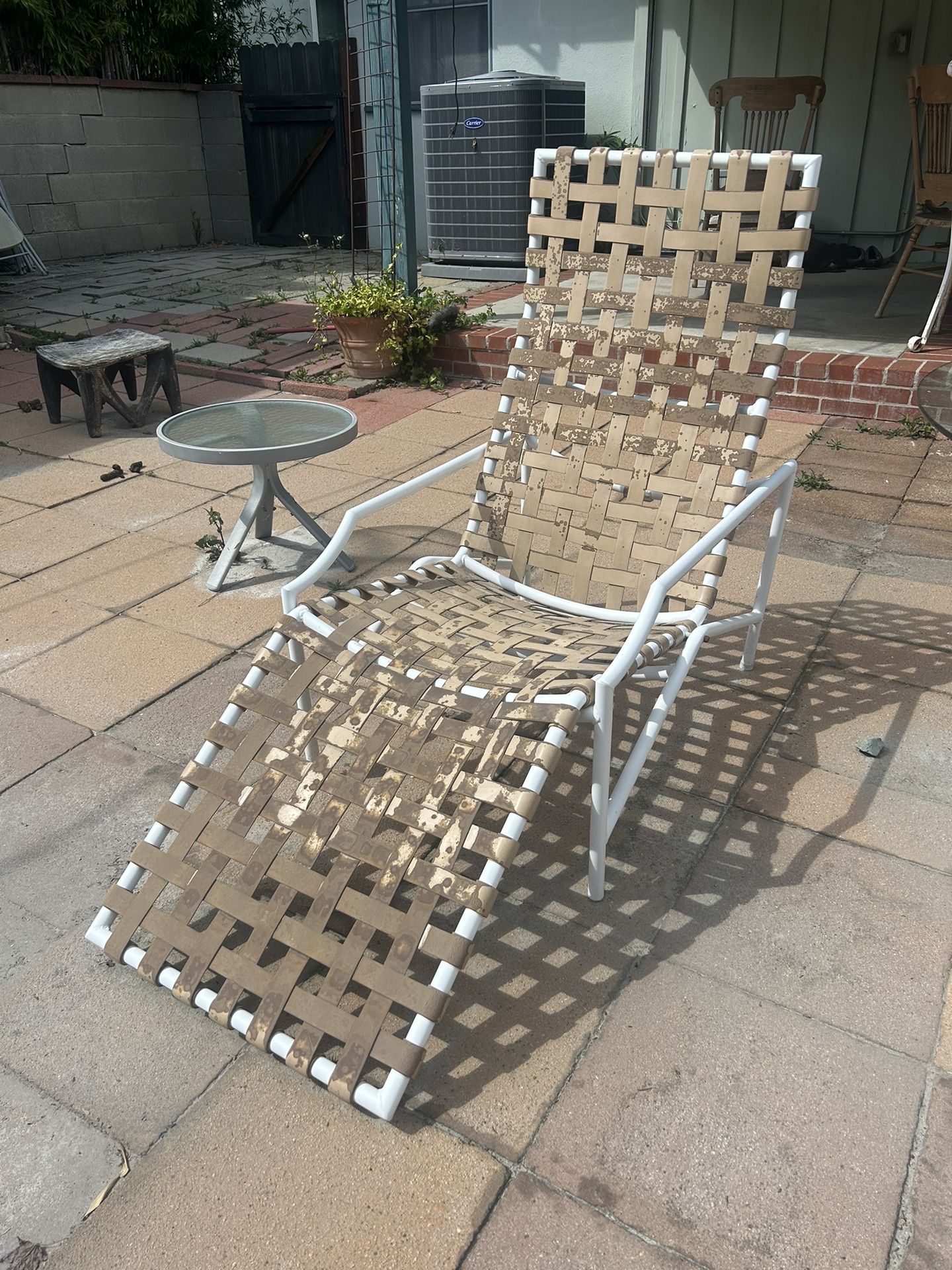 Lounge Chairs And Table