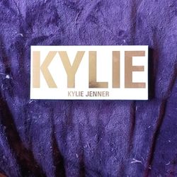 Kylie Cosmetics Remastered Peach Pallete