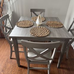 Dining table with 4 chairs 
