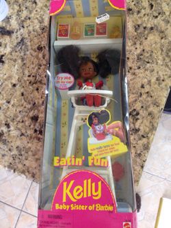Kelly eating fun baby sister of Barbie