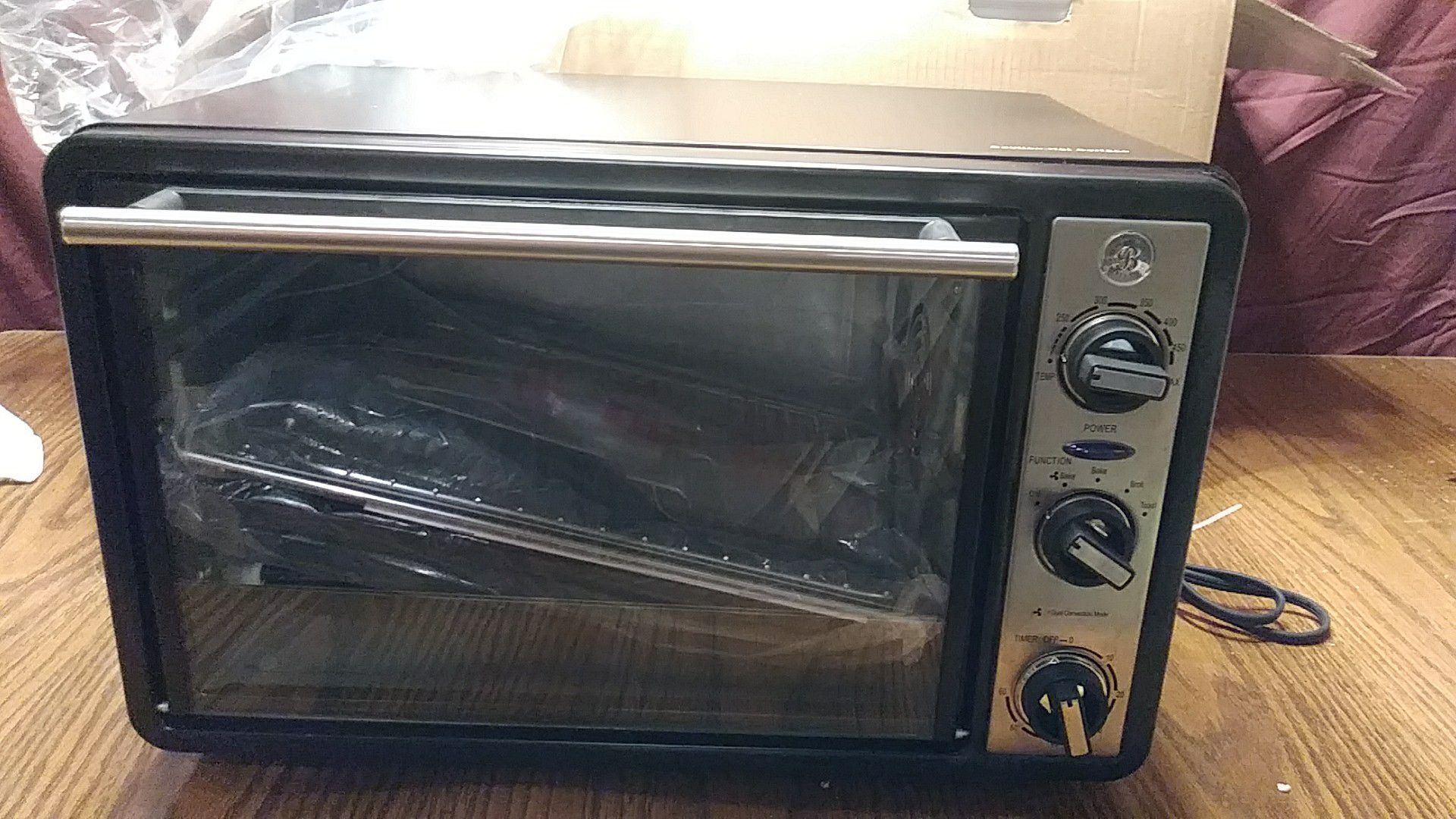 Calphalon Quartz Heat Countertop Toaster Oven, Stainless Steel, Extra-Large  Capacity, Black, Dark Gray for Sale in Escondido, CA - OfferUp