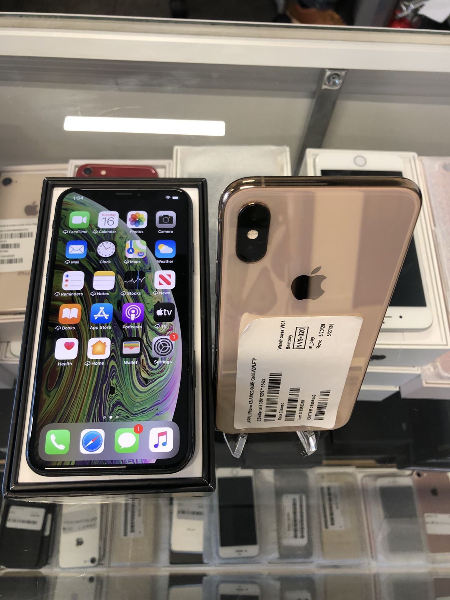 Apple iPhone XS 64GB unlocked $449-$569