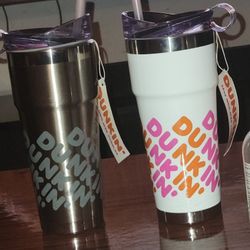 DUNKIN https://offerup.com/redirect/?o=MjRPWi5UUkFWRUw= TUMBLER