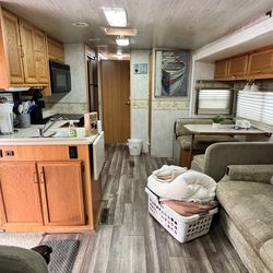 2004 Winnebago Brave