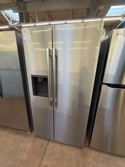 LG Stainless Steel Side-by-Side Refrigerator with Ice Dispenser