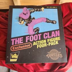 The Foot Clan Exclusive Figures/Shredder/Krang/Slash
