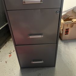 Metal Filing cabinet 