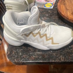 Adidas Sneakers