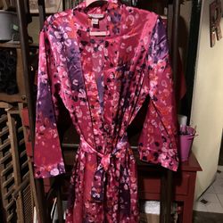 Ladies Pink Silk Robe Very Nice Size Large $10