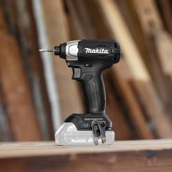 MAKITA BRUSHLESS DRILL