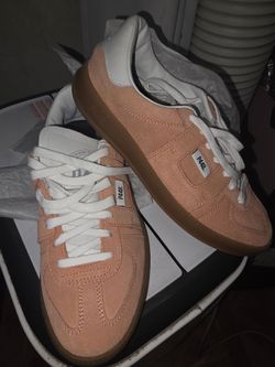 P448 shoes