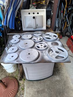WEIGHTS , 4 -5Lb , 4-10Lb , 4 -25Lb , 2-35Lb , 2-2.5 Lb , 2 10-Lb, 1-25Lb ,1-20Lb, 1-25Lb,1 -1 -15Lb ,3 bars , take all for$170.