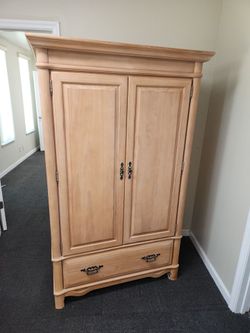 Armoire cabinet