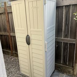 Outdoor Vertical Suncast Shed