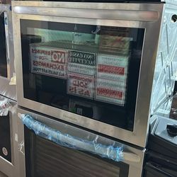 Frigidaire 30-in Self-cleaning Single-fan Double Electric Wall Oven