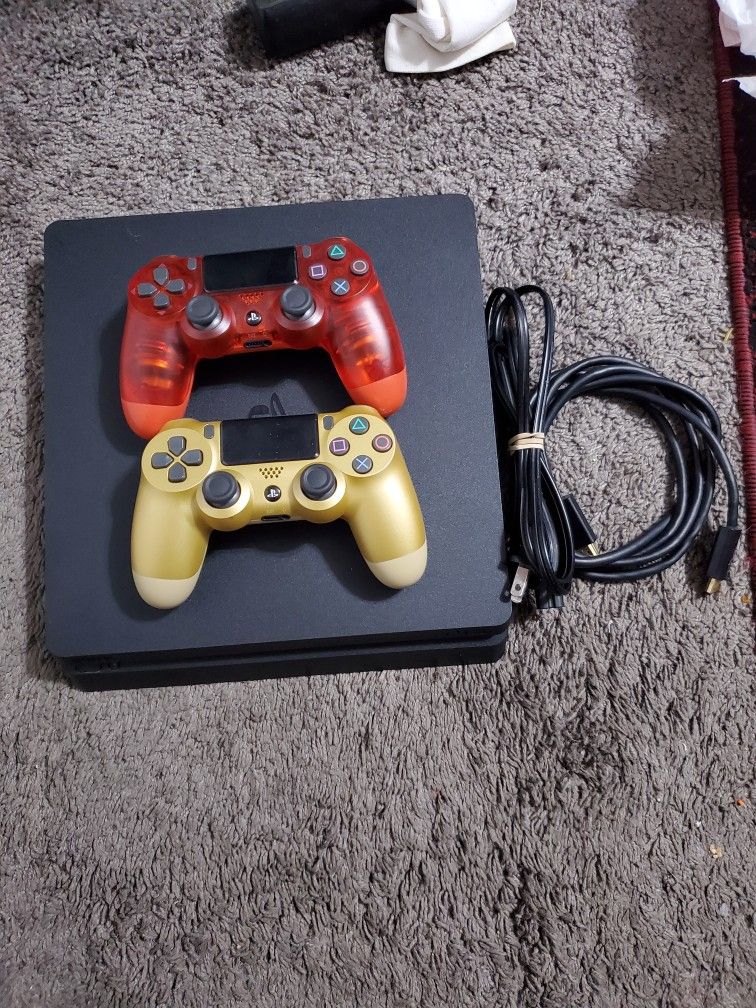 PS4 Slim 1TB With 2 Controllers