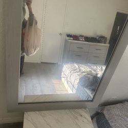 White & Marble Bed Set 