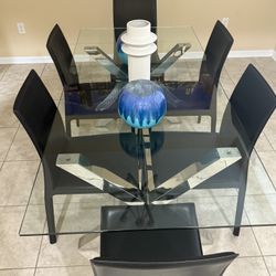 Z Gallerie Dinning Room Set