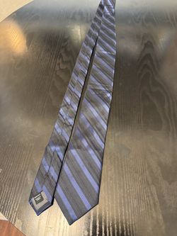 NEW Kenneth Cole tie