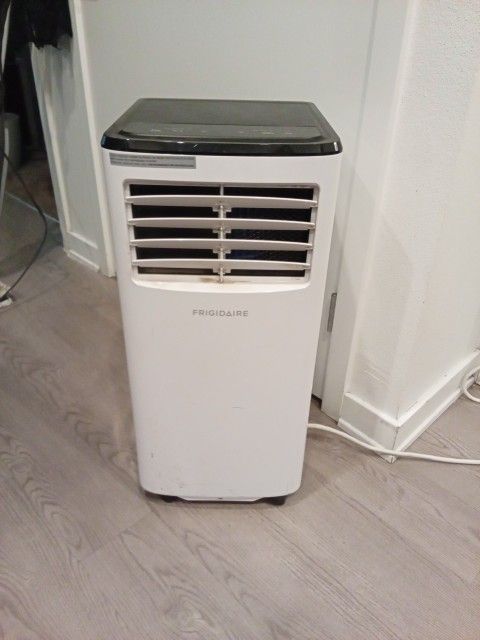 Frigidaire Portable Air Conditioner Like New