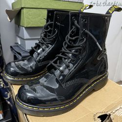 Women’s Doc Martens Classic Patent Leather Combat Boots Sz 11